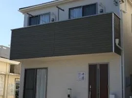 海に近い田舎にある新築家の丹霞阁