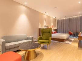 Borrman Hotel Guilin Railway Station Two Rivers and Four Lakes, hotel near Guilin Liangjiang International Airport - KWL, Guilin