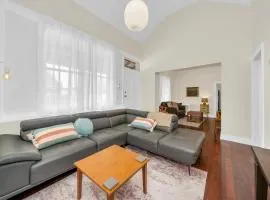 Bassett Cottage in Gawler South with 3 bedrooms and close to city train, shops and tavern