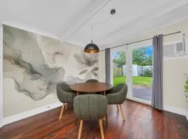 Bassett Cottage in Gawler South with 3 bedrooms and close to city train, shops and tavern