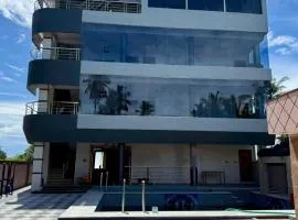 Estuary Dreamz BOATEL