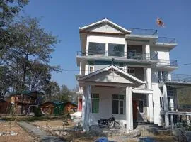 Star Amaya Homestay River Side Mountain and Forest View