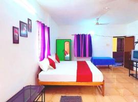 Deeptis Guest House, hotel v destinaci Candolim