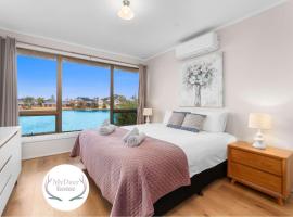 Stunning Lake View Townhouse-Dream Staycation, hotel en Cheltenham