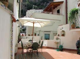 Flora, pet-friendly hotel in Atrani