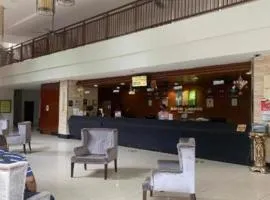 OYO Home 90416 Exclusuites