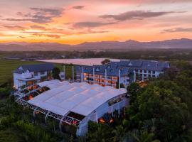 Jinghong Golan Garden Hotel in Xishuangbanna, hotel s&nbsp;v&iacute;řivkou v destinaci Menghan