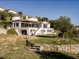 Séjour de luxe sur les collines niçoises, ξενοδοχείο στη Νίκαια