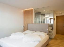 HEIMAT - Light Loft, hotel in Silandro