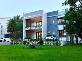 La Coast Beach Villa ECR