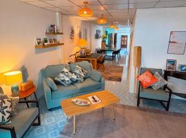 Coral Cottage Beach House @ Phang Nga, hotel v destinaci Thai Muang