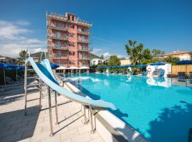 Perla Marina Apartments, hotel v destinaci Pietra Ligure