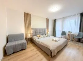 Simcity Bratislava I FREE PARKING,24 7 self check-in, balcony, quiet location with easy transportation to city square