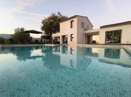 Villa contemporaine 170 m2 haut de gamme piscine