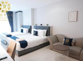 Royal Suites Deluxe Room 4 Pax - Formosa Residence โรงแรมในJodoh