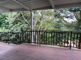 Peaceful home in tranquil setting, ξενοδοχείο στο Ντέρμπαν