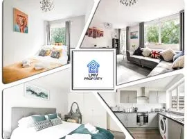 Modern 3-Bed Maisonette - Epping High Street - Parking - LMV Property