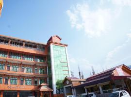 Besillio Grand- A Hotel With Bar & Restaurant, ξενοδοχείο σε Sundarnagar