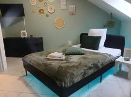 HONOR - Green Room NEU RENOVIERT