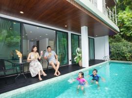4BR Villa B5 with Pool, Vibrant Life at Kata Beach - UTK5, hôtel à Kata Beach