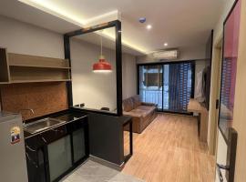 J5 Hotel, hotel in Ban Song Krathiam
