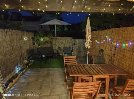 Les jardins de la mer - Calme - Terrasse - Parking - 200m de la mer, hotel in Les Lecques