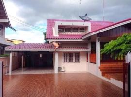 Buriram The Big house intown, hotel sa Ban Bu Lamduan