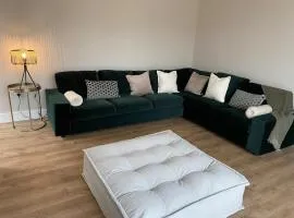 The Stables - Newly Renovated 4 bed house