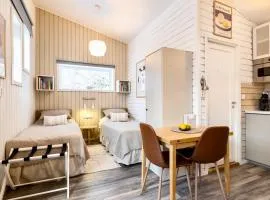 Lilla huset Bed & Breakfast - countryside guesthouse, free parking