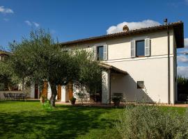 AGRITURISMO LA CORTE DEI CAVALIERI, hotel in Montefalco