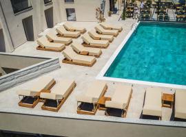 Hotel ENAD、クサミルのホテル