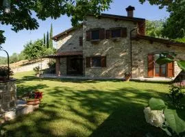 Historic Farmhouse In The Tuscan Hills
