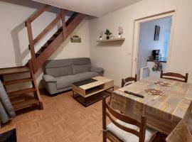 Maison centre ville, hotel din Nogent-sur-Vernisson