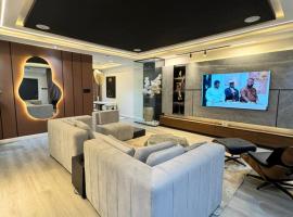 House Four 06, hotell sihtkohas Jahi