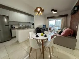 A 300m da praia, varanda gourmet vista incrível!