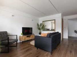 4BR Long Stays with Parking in Worthing A24 A27 Links