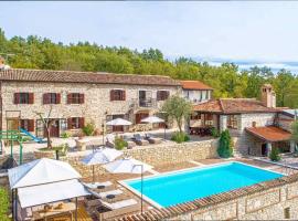 Villa Kluni by Rent Istria, hotel in Momjan