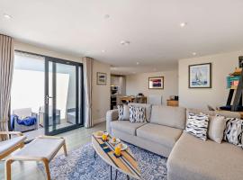 12 Middlecombe - Luxury Apartment at Byron Woolacombe, only 4 minute walk to Woolacombe Beach!, hotel em Woolacombe
