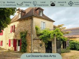 La Closerie des Arts - Piscine et Spa, hotel en Gabillou