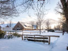 Landhuishotel De Bloemenbeek, hotel with hot tubs in De Lutte