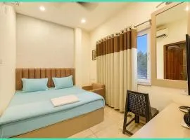 Hotel Stay Madahava Palace Near Shree kashi Vishwanath Temple - Free Wi-Fi- And Room Service Facilities - Fully Air Conditioning Rooms - Premium Hotel In Varanasi