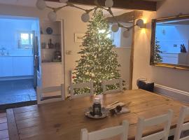 Prior Hall Farm Cottage - 3 bedroom luxury cottage in center of Malham, hôtel à Malham