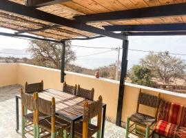 Superbo Stay Sea & Mountain View Apartment & Studio with Shared Terrace - Near Taghazout - Moroccan Style Home, hotel v destinaci Taghazout