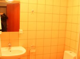 Hotel Aqua, hotel in Żyrardów