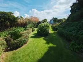 Monterey House by SANA