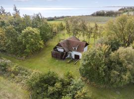 20425-Samso-Honeballevej-33, hotel con campo de golf en Langemark