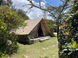Camping Near Mt Longonot, Elwai Camping Centre, hotel s parkováním v destinaci Heni Village