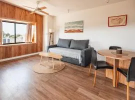 Dread Shack Nodo Norte 1 - Casa en Complejo Zona Santa Isabel, Chapa Para 4 PAX Con Parrilla - Hola Sur