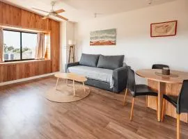 Dread Shack Nodo Norte 2 - Casa en Complejo Zona Santa Isabel, Chapa Para 4 PAX Con Parrilla - Hola Sur
