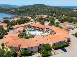 Residence with swimming pool in Costa Serena just 700 mt from the sea, ξενοδοχείο σε Porto Rafael